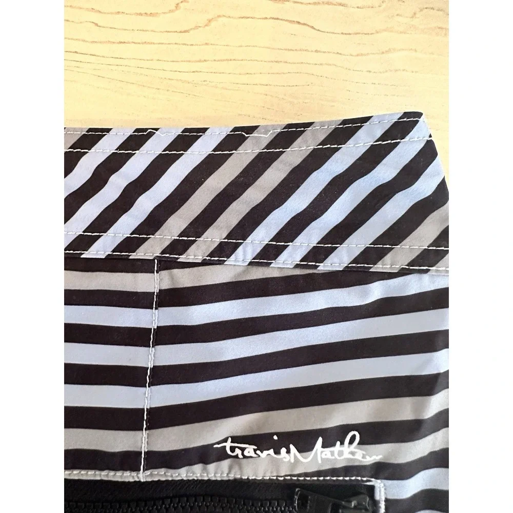 Travis Mathew Men's Blue Striped Board Shorts Swim Shorts Drawstring Pocket Med